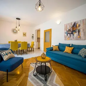 3 Bedroom Antonio Apartment